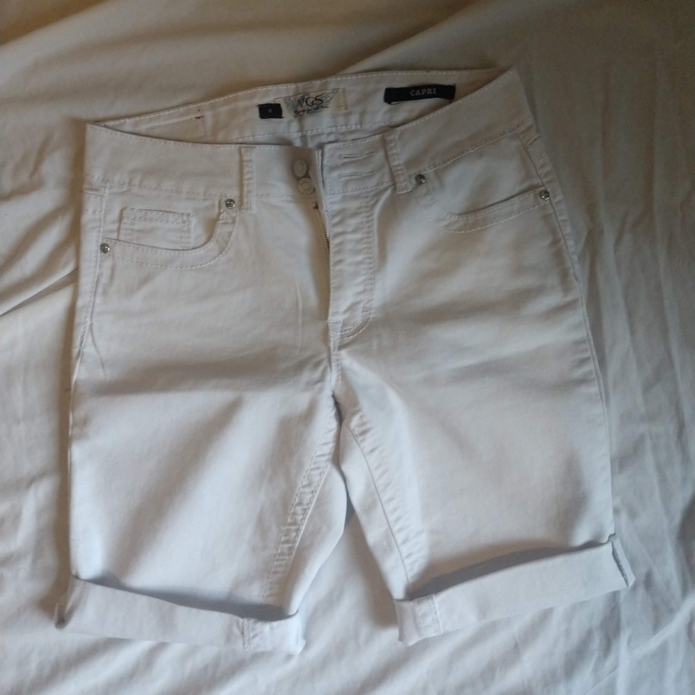 VGS white capris